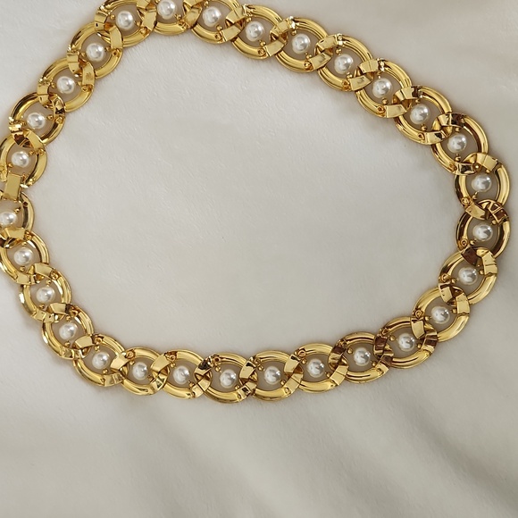Vintage 80's Napier-style Gold Toned Faux Pearl-Accent Chain Necklace - Picture 5 of 5